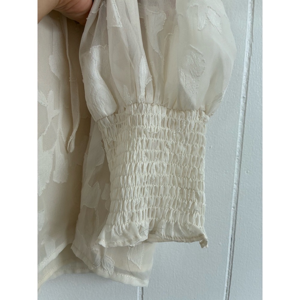 EVEREVE Cream Floral Burnout‎ Blouse Smocked V-Neck Sheer Boho Top Small - Picture 5 of 7